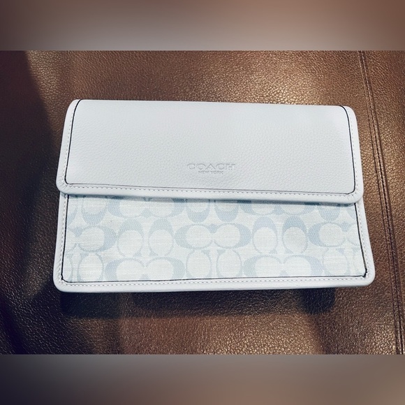 BIN046.11 NWT Turner Flap Crossbody In Signature Chambray ⢠Coach - Picture 5 of 7